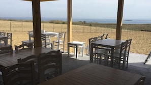 Vista frontal de la propiedad