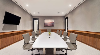 Meeting space at Grayson Hotel in the Unbound Collection by Hyatt