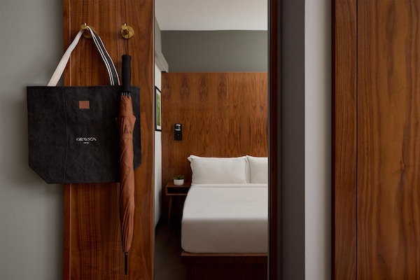 Room, 1 King Bed | Egyptian cotton sheets, premium bedding, down comforters, pillowtop beds