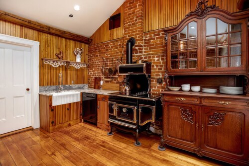 Stay at the Pre-Civil war home of the Ulysses S. Grant, 18th President of the United States