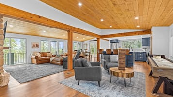 智能电视、壁炉