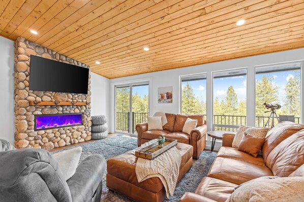 Smart TV, chimenea y tenis de mesa 