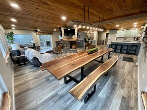 Dining - Lakefront, Baltic jacuzzi, 6bdrm, 3 fire pits, kayaks, 24’outdoor Bar!sxs trails (La Follette)