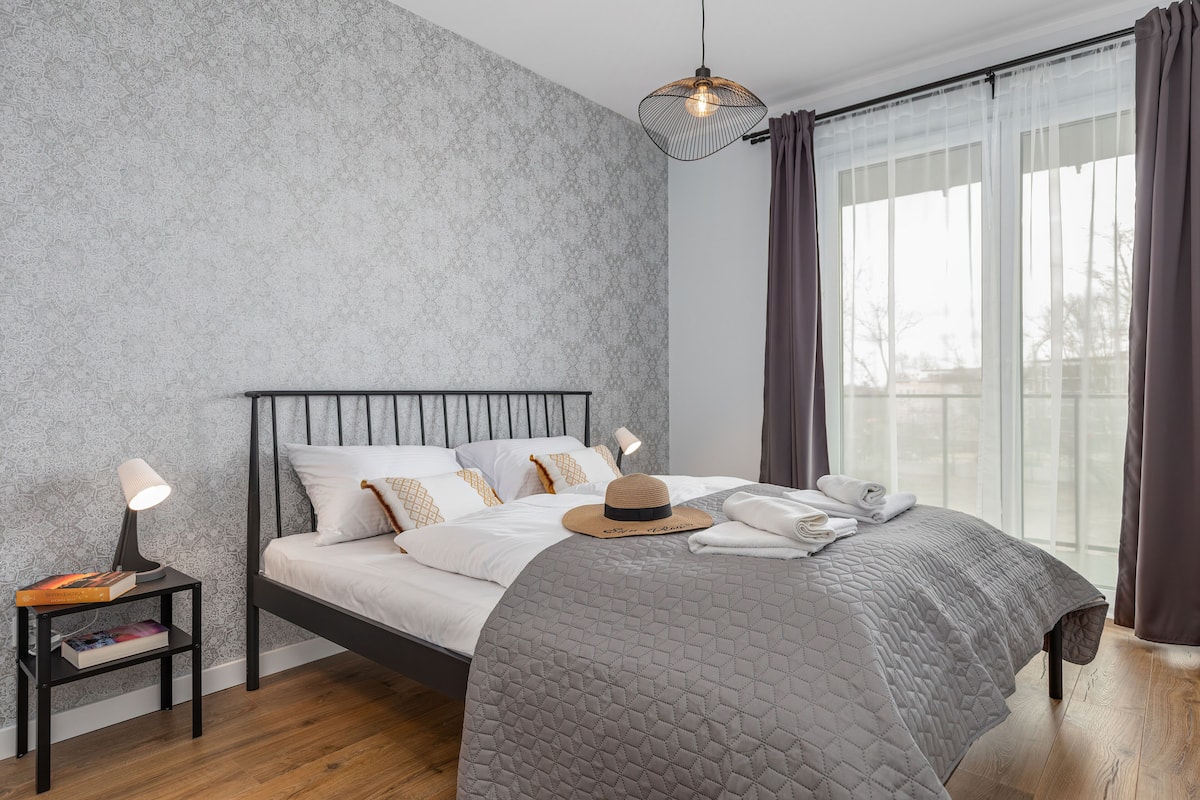 Superior Apartment, 1 Queen Bed with Sofa bed | 1 bedroom, iron/ironing board, bed sheets