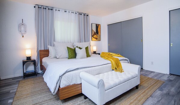 4 bedrooms, iron/ironing board, free WiFi, bed sheets