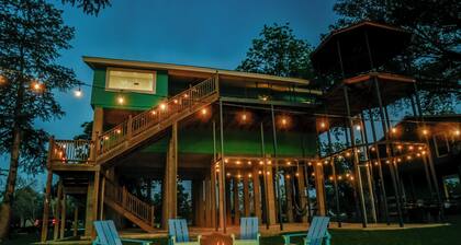 Turtle House-Pool Table-Shuffle Board-5 Bedrooms-Sleeps 12!
