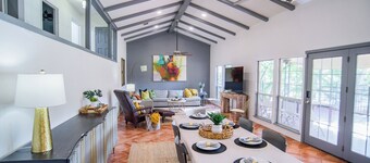 Turtle House-Pool Table-Shuffle Board-5 Bedrooms-Sleeps 12!