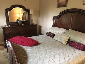 5 bedrooms, iron/ironing board, free WiFi, bed sheets