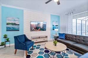 Smart TV - Family Friendly/Pool/SPA, Storey Lake 21066 (Kissimmee)