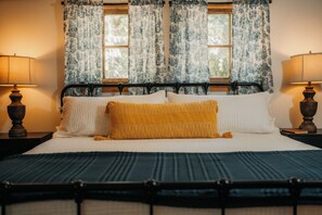 2 chambres, fer et planche à repasser, Wi-Fi gratuit, draps fournis