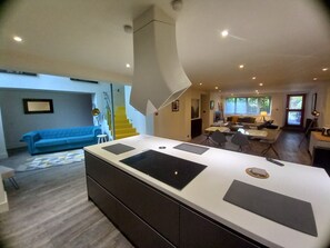 Refrigerador, microondas, horno y lavavajillas