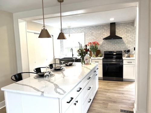 Enchanting Garden home,  Close to Blue Bell and Ambler