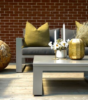 Property grounds - Family Style Home 5 minutes from the Gaslight District! (north dumfries)