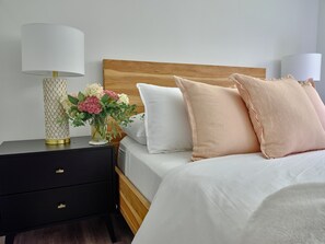 3 bedrooms, desk, free WiFi, bed sheets