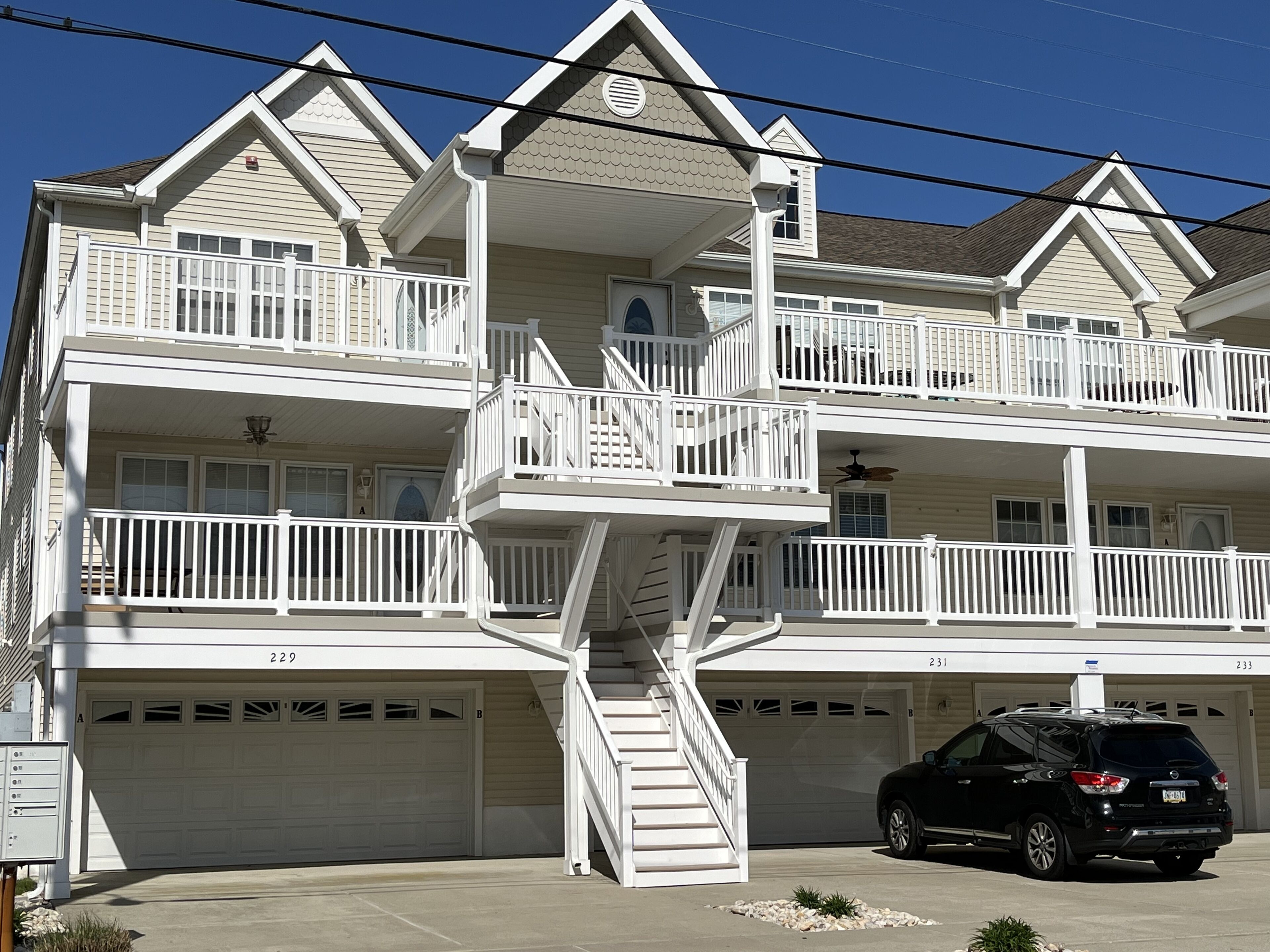 L@@K HERE FOR AUGUST MID-WEEK SPECIALS! 1 BL 2 BEACH/BOARDS! PRISTINE CLEAN!
