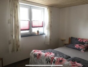 1 bedroom, free WiFi, bed sheets - Vacation apartment Groß in the Ore Mountains (Königswalde)