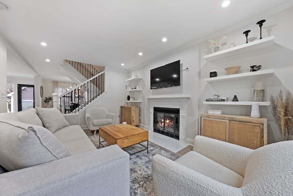 Elegant/Modern 3BR 2🚘Garage parking Best location