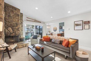 Smart TV, fireplace, DVD player, books