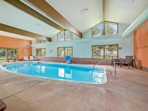 Piscine intérieure, piscine chauffée