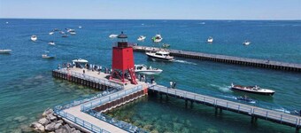 Stunning Lakeview Home with 5 Bedrooms and 6k SqFt of Modern, High-End Amenities