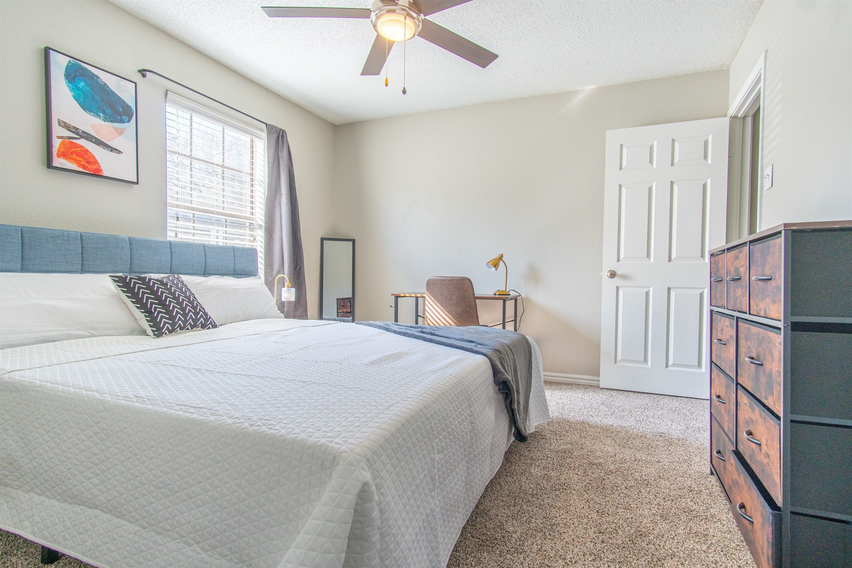 Quiet Remodeled 1BR King Suite | Pool, Gym, Parking C