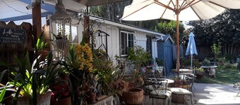Garden Chalet walking distance to Oldtown Salinas