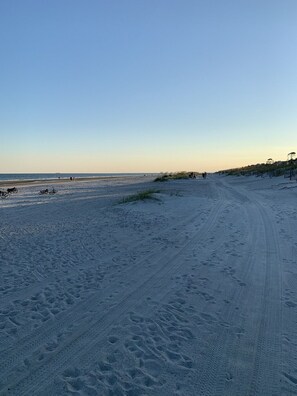 Beach - Hilton Head Island Getaway; Located on Golf Course & 5 Minute Walk to Beach (Hilton Head Island)