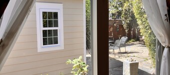 Serene Sonoma Home, Walk/bike downtown in minutes