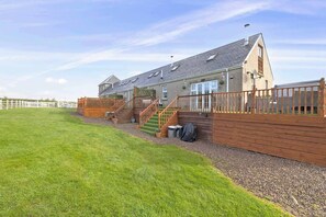 Exterior - Greenknowes Cottage with Hot Tub & Fireplace (Fife)