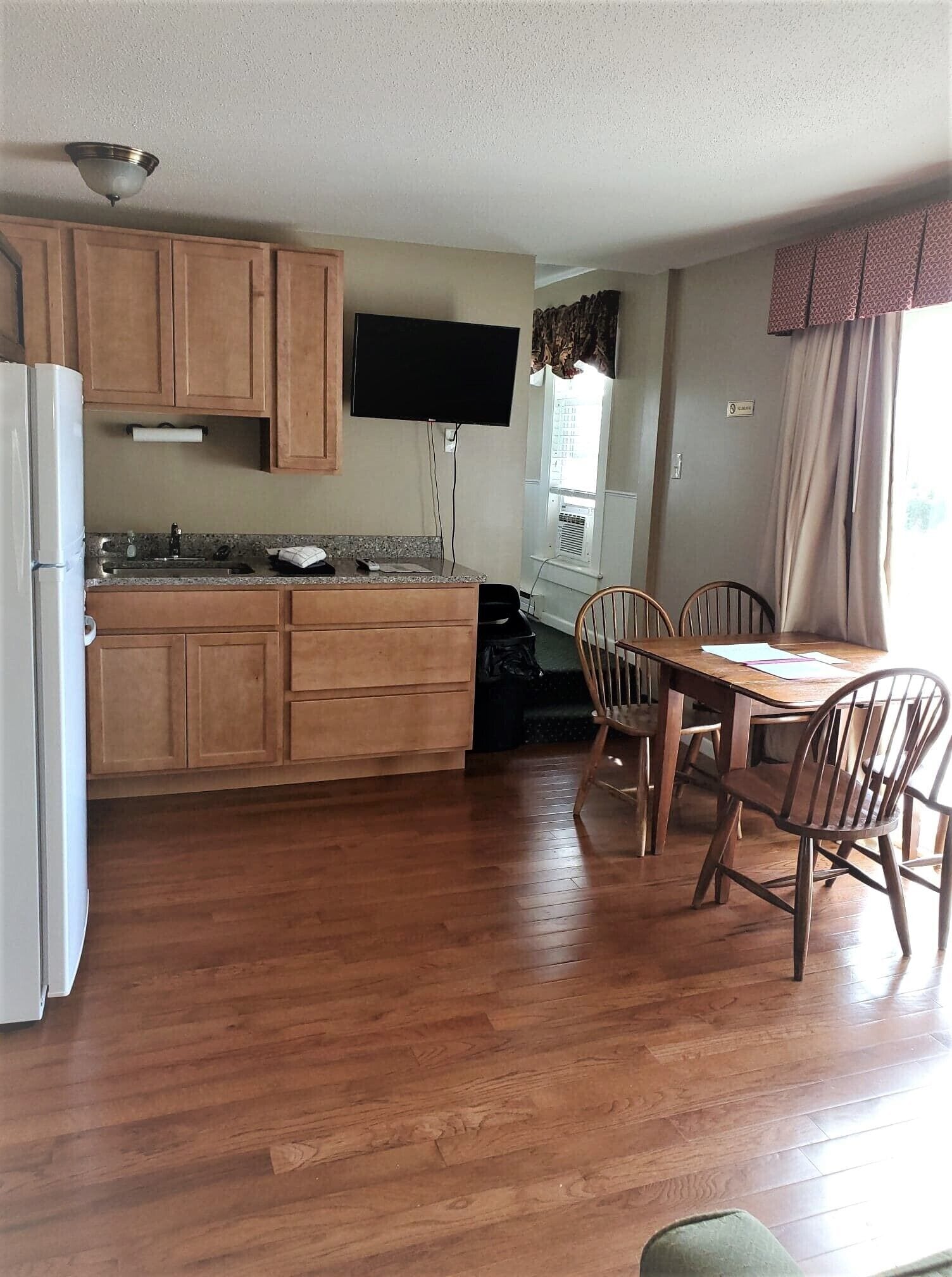superior apartment | private kitchen | full-sized fridge, microwave, oven, stovetop