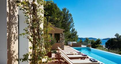 Ideal location close to the beach