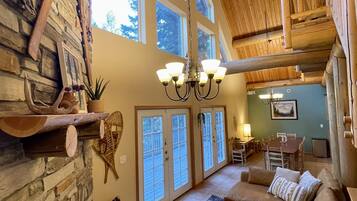 TV connectée, cheminée, jeux vidéo, lecteur de DVD