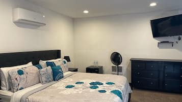 Royal Room | Premium bedding, blackout drapes, free WiFi, bed sheets