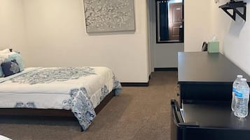 Classic-Zimmer | Hochwertige Bettwaren, VerdunkelungsvorhÀnge, kostenloses WLAN