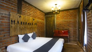 Junior Suite | WiFi (free), bed sheets - Hotel Cabañas Azul Tequilana (Arandas)