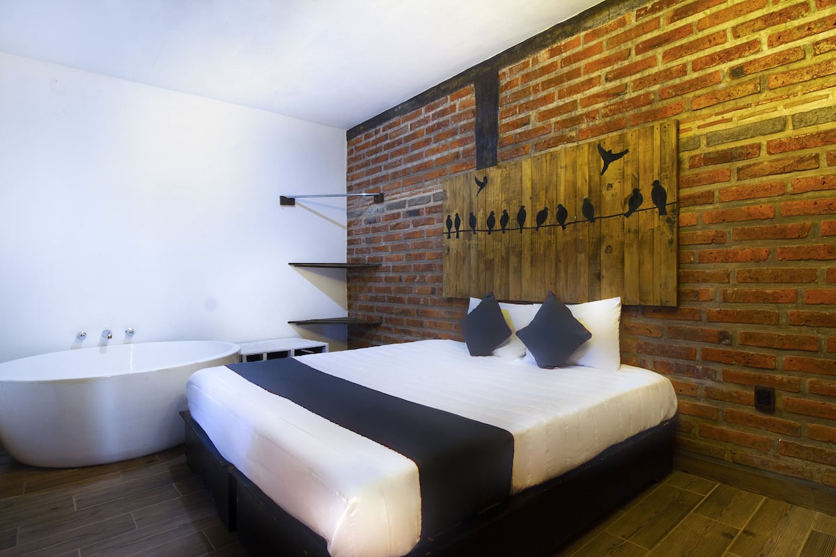 Junior Suite | 1 bedroom, free WiFi, bed sheets