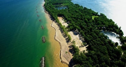 Rare 8BR Duplex near Presque Isle! Wifi & walkable