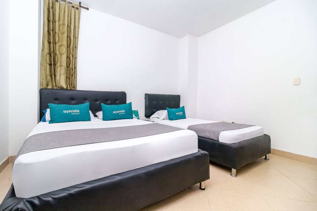 Hypo-allergenic bedding, free WiFi, bed sheets