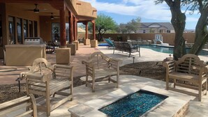 Terrace/patio - Serene Scottsdale Home:Heated Pool,HotTub,FirePit,Putting Green & Mountain Views (Scottsdale)