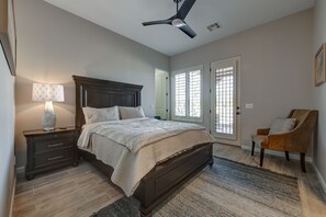 4 bedrooms, iron/ironing board, travel crib, free WiFi