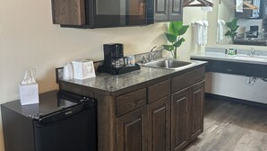 Coffee/tea maker, mini-fridge, microwave
