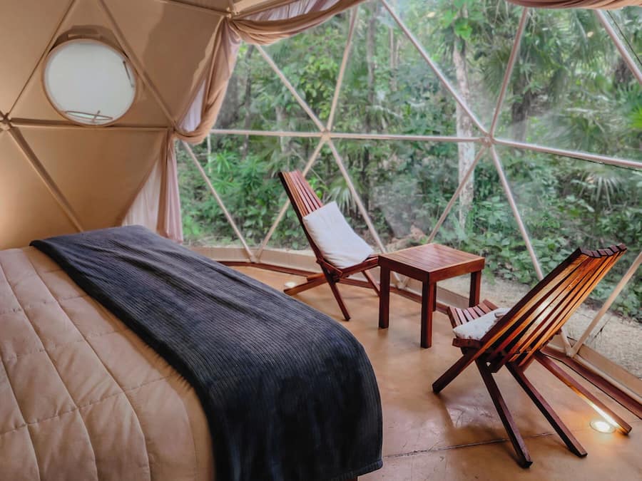 Premium Room | Laptop workspace, bed sheets