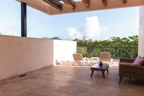 Sun deck