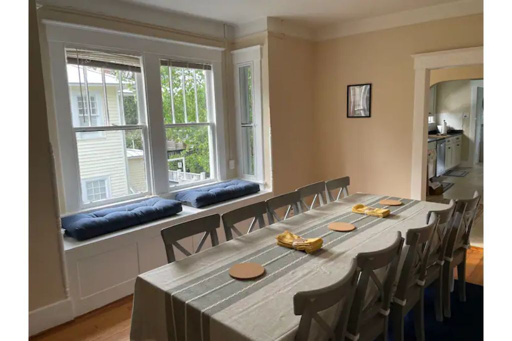 Charming Upper Level Ardsley Park Duplex