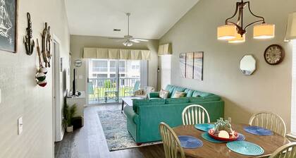 Beautiful King Suite-2 BR Lake Front Golf Condo - Sandpiper Bay Golf Club