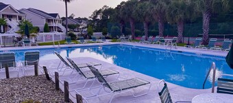 Beautiful King Suite-2 BR Lake Front Golf Condo -  Sandpiper Bay Golf Club