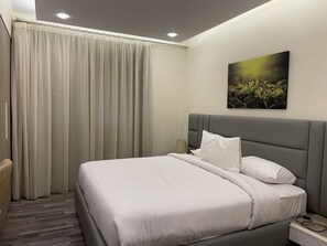 2 Schlafzimmer, Zimmersafe, Schreibtisch, WLAN