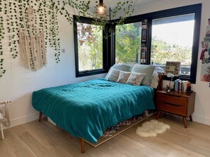 4 عدّة غرف نوم ومكتب وسرير سفر وواي فاي مجانًا