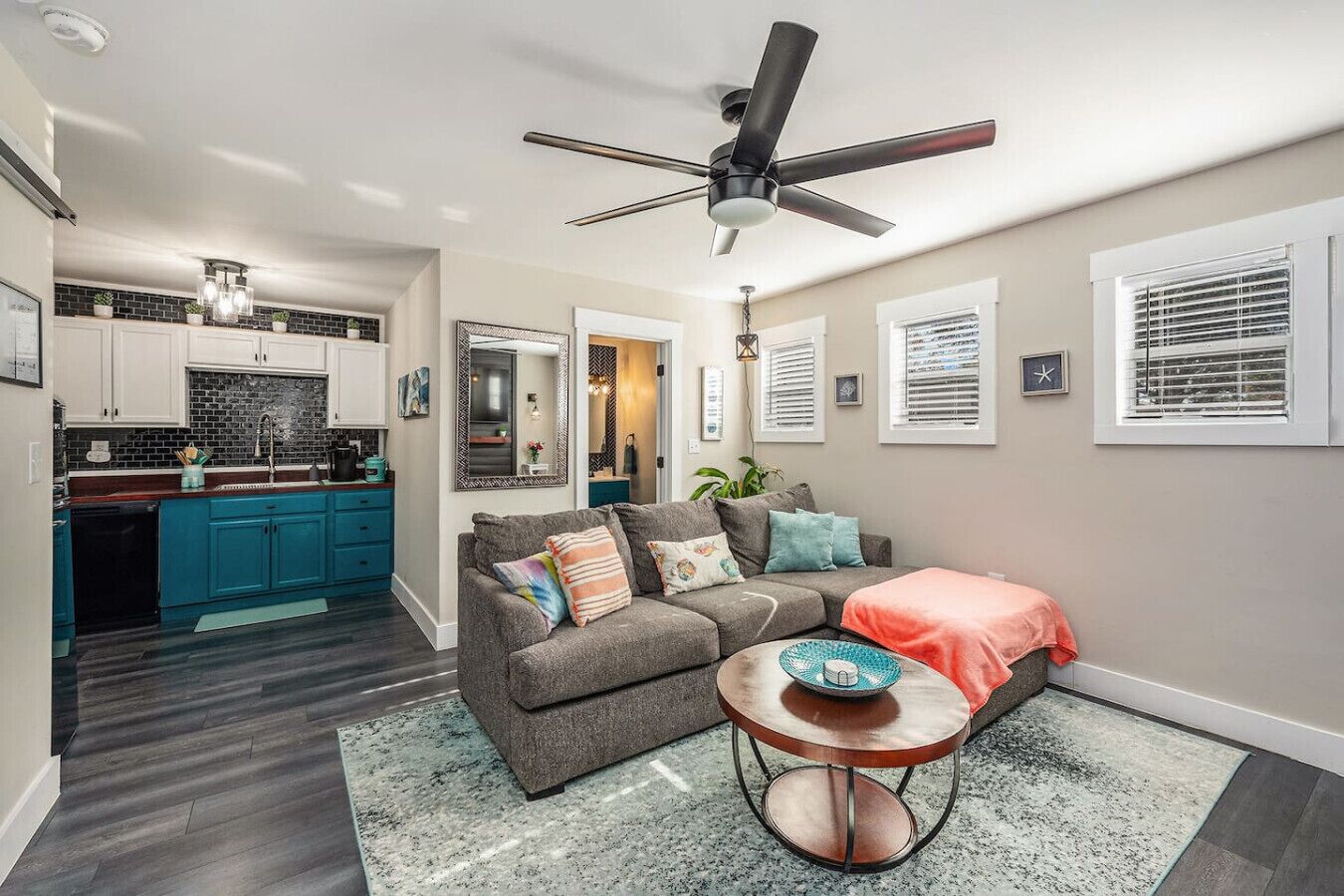 Smart TV, fireplace, stereo