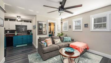 Smart TV, fireplace, stereo